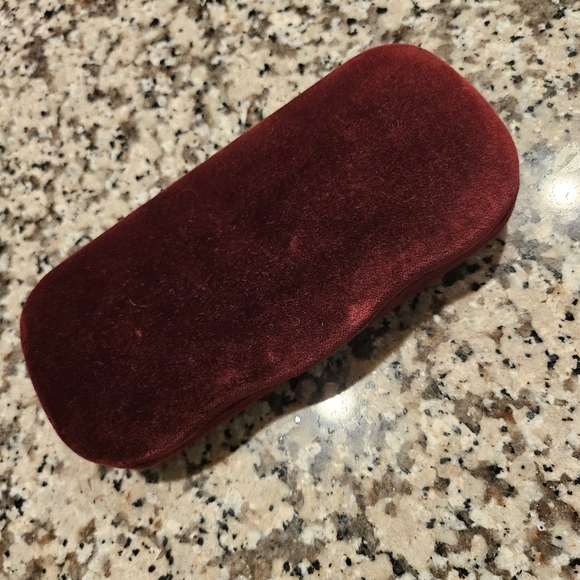 Gucci Glasses, case, dustbag, care card! Authentic🔥 - Picture 8 of 8